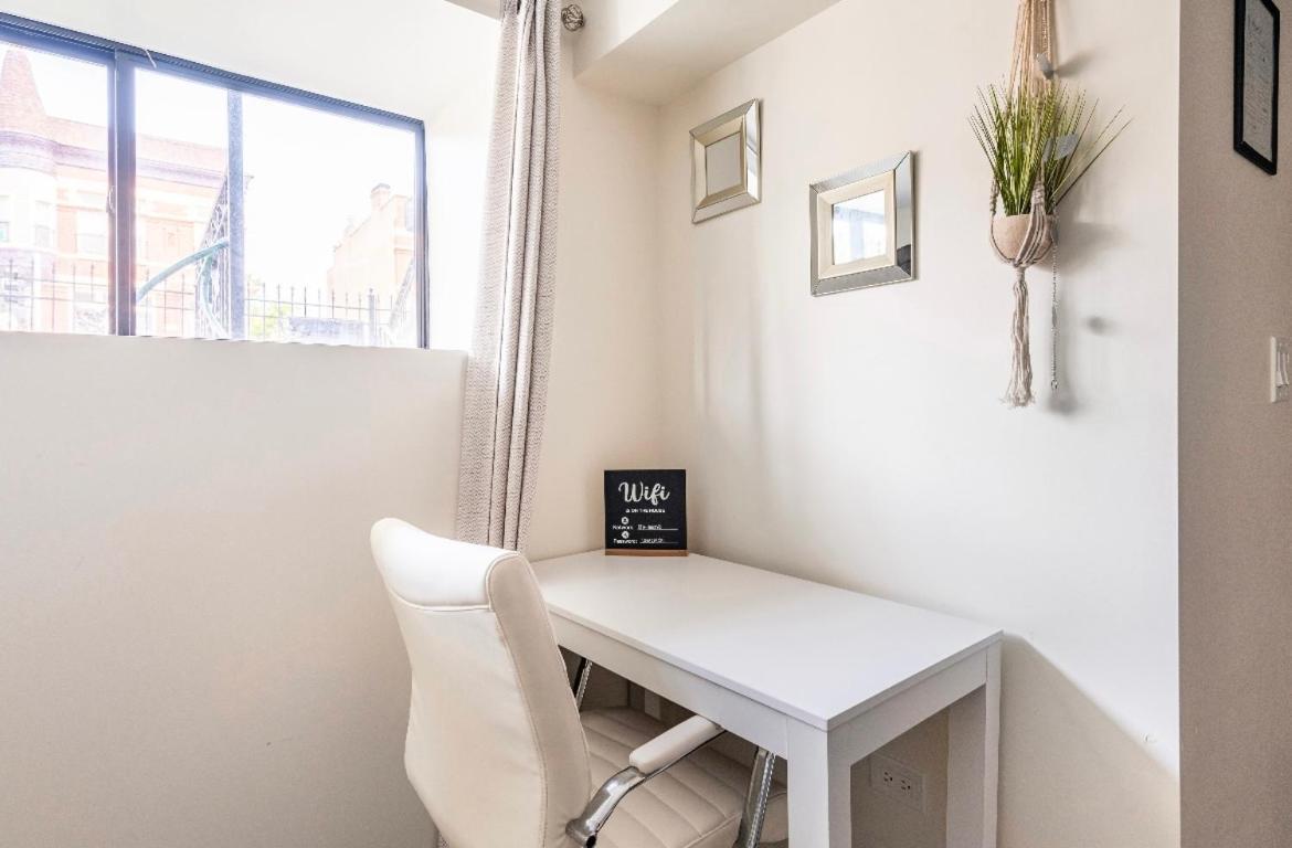 Cozy 2 Brm Apartment Mins Away From United Center Chicago Luaran gambar