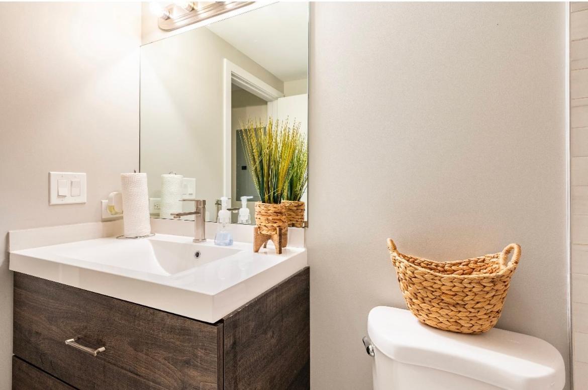 Cozy 2 Brm Apartment Mins Away From United Center Chicago Luaran gambar