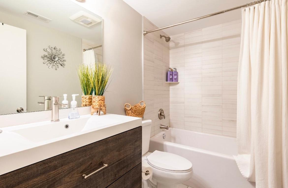 Cozy 2 Brm Apartment Mins Away From United Center Chicago Luaran gambar