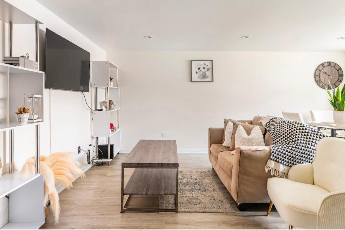 Cozy 2 Brm Apartment Mins Away From United Center Chicago Luaran gambar